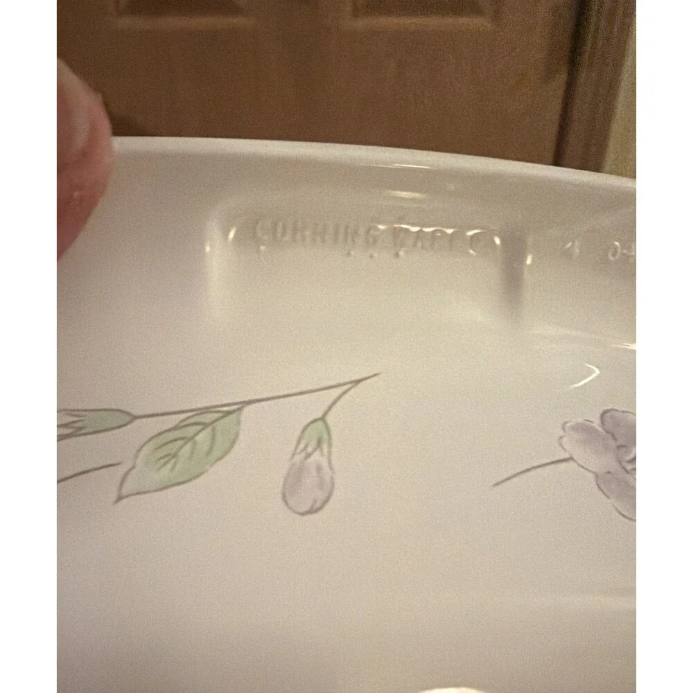 CorningWare A-10-B, 2.5L Floral Square Casserole Baking Dish.Excellent Condition